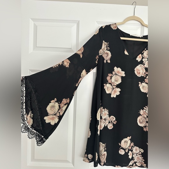 Dress - Picture 2 of 6